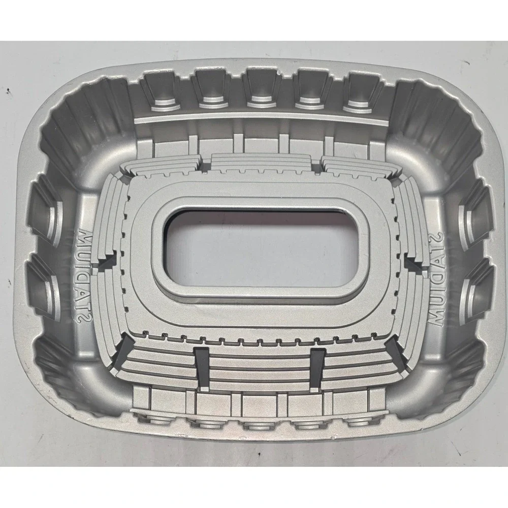 Nordic Ware Stadium Bundt Pan Silver Cast Aluminum 9 Cup Game Day Baking Mold